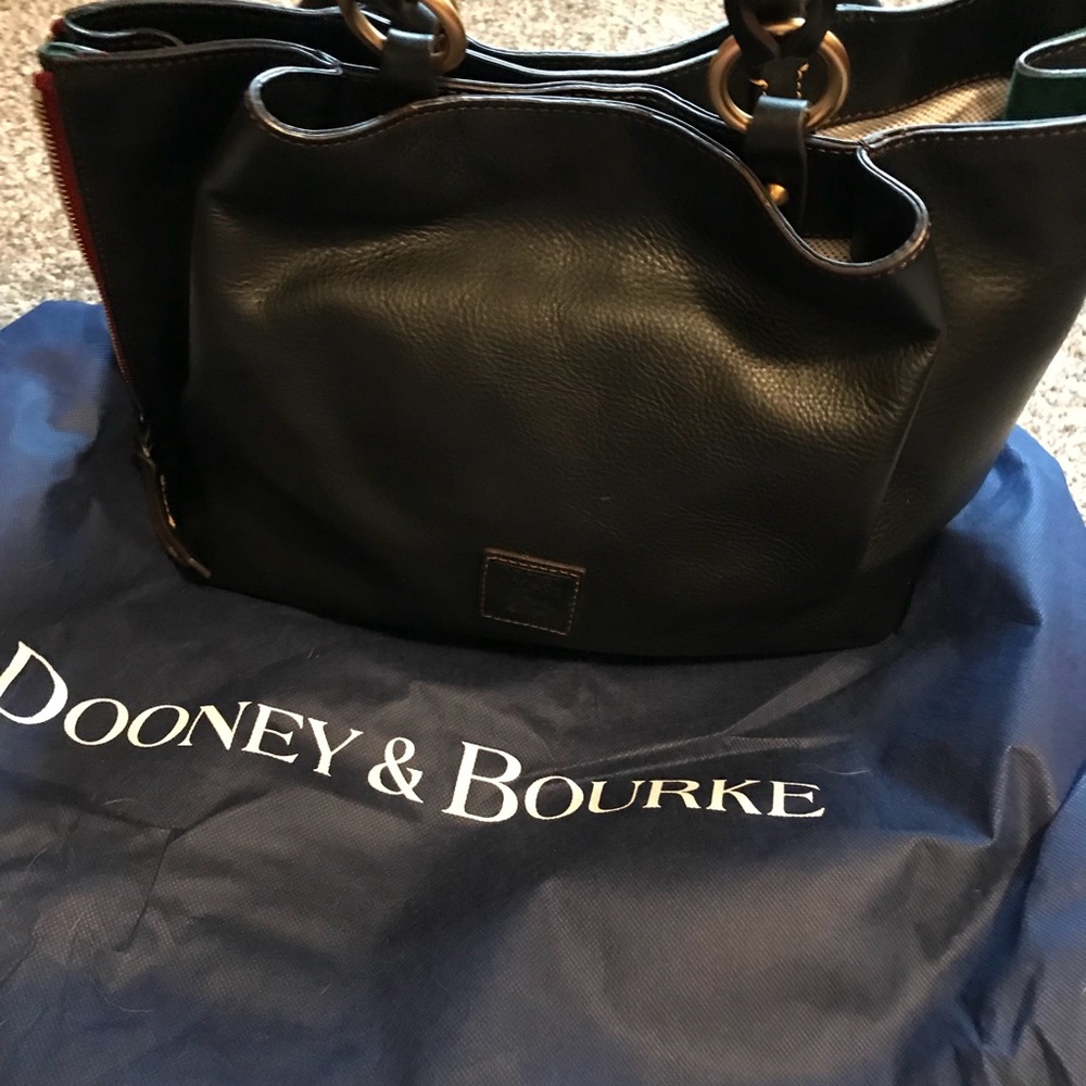 ***SOLD*** Dooney & Bourke NWT large Barlow.